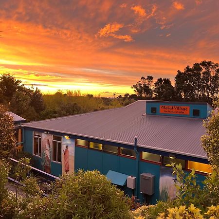 Global Village Travellers Lodge Greymouth Kültér fotó The Village Theatre