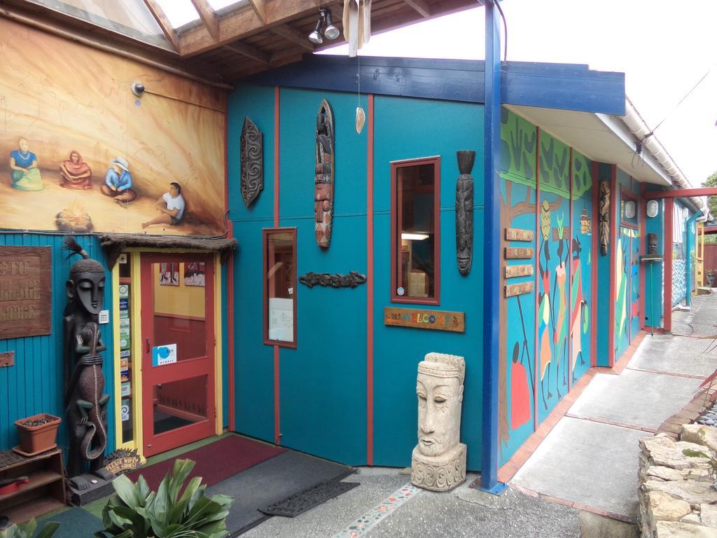 Global Village Travellers Lodge Greymouth Kültér fotó The Tiki Lounge