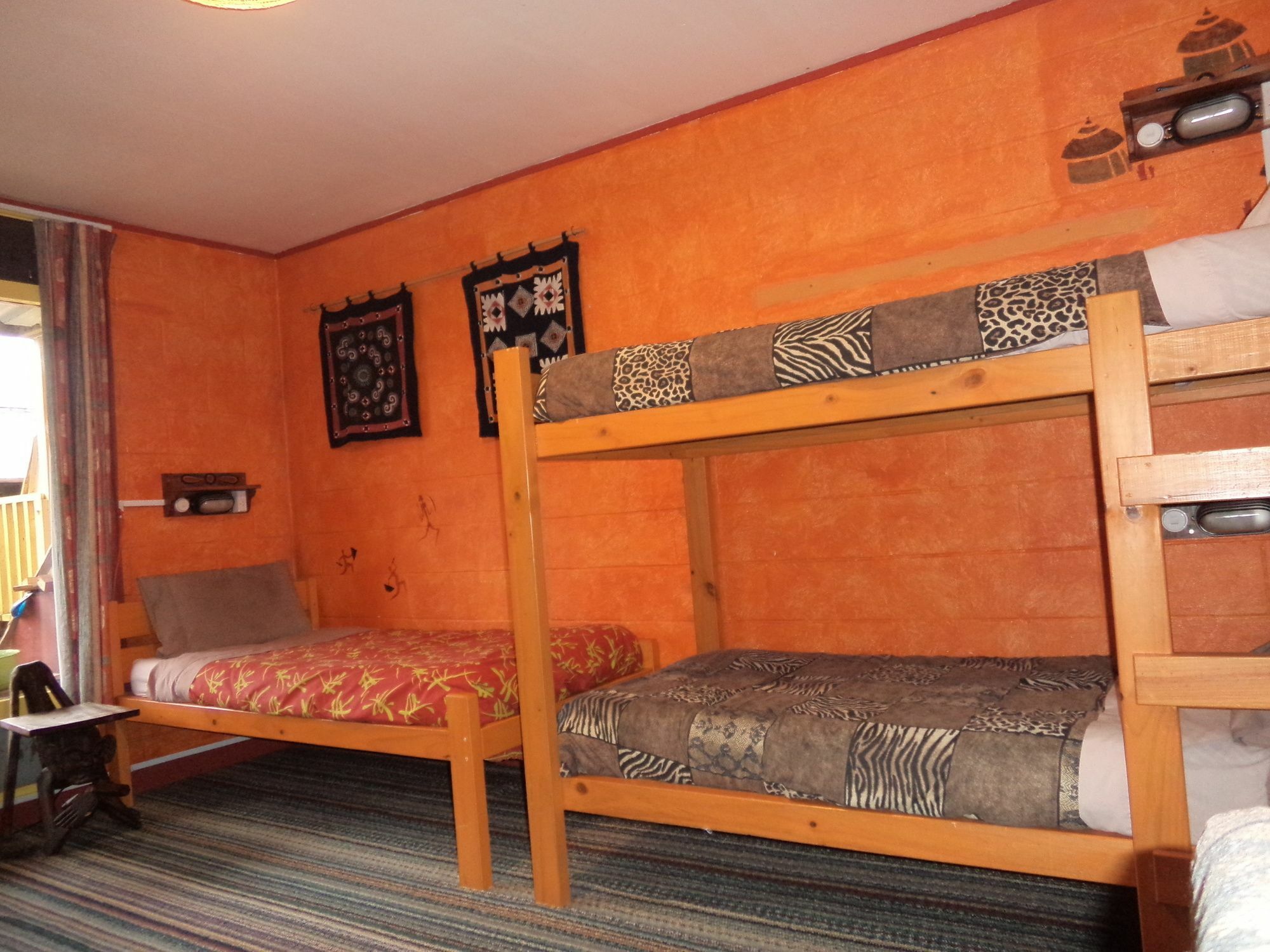 Global Village Travellers Lodge Greymouth Kültér fotó A typical room at Club Med