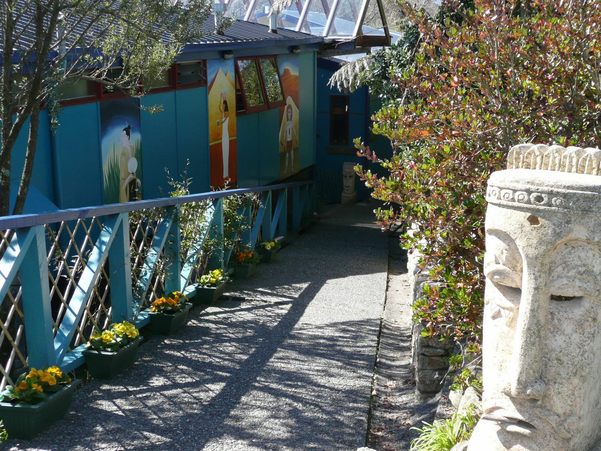 Global Village Travellers Lodge Greymouth Kültér fotó The entrance to the museum